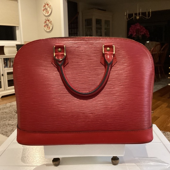Louis Vuitton Red Epi Alma PM Handbag - Picture 3 of 8